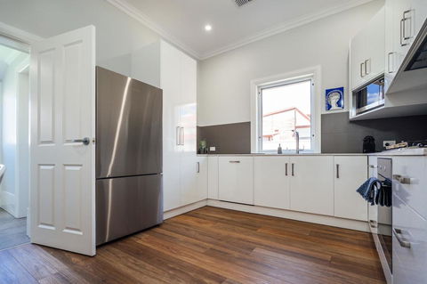 Whitehaven On Moseley - Wifi - Nespresso - Accommodation Broadbeach 3