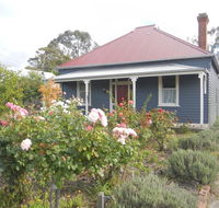 Yarram Cottage Art and Accommodation - Accommodation Broadbeach