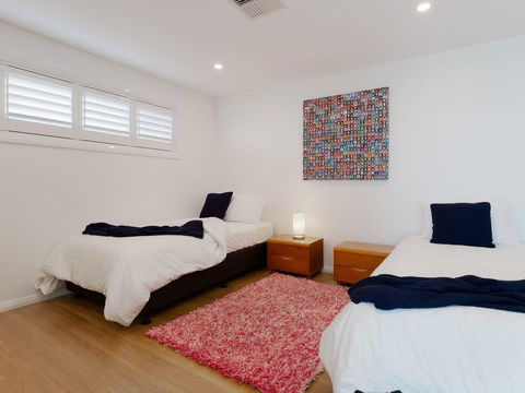 Maison De La Mer 30 Mulubinda Parade - Luxurious, Linen, Aircon And Panoramic Views - Accommodation Broadbeach 1