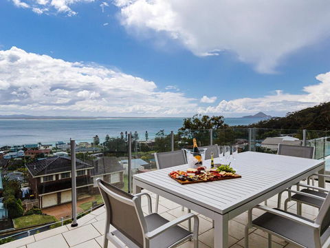 Maison De La Mer 30 Mulubinda Parade - Luxurious, Linen, Aircon And Panoramic Views - Accommodation Broadbeach 0