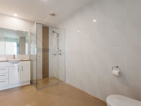 Maison De La Mer 30 Mulubinda Parade - Luxurious, Linen, Aircon And Panoramic Views - Accommodation Broadbeach 2