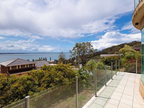 Maison De La Mer 30 Mulubinda Parade - Luxurious, Linen, Aircon And Panoramic Views - Accommodation Broadbeach 3