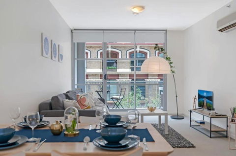 A Comfy & Modern Studio Near Darling Harbour - Accommodation Broadbeach 2