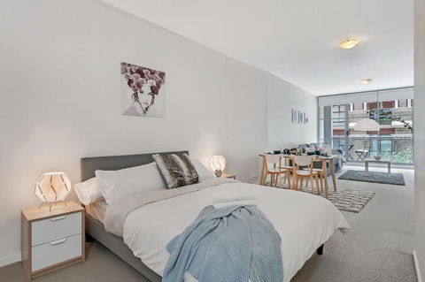 A Comfy & Modern Studio Near Darling Harbour - Accommodation Broadbeach 1