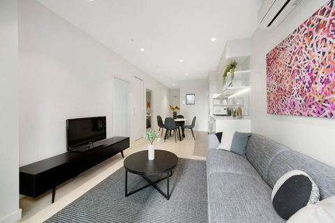 A Cosmopolitan Hub In CBD Centre - Accommodation Broadbeach 2