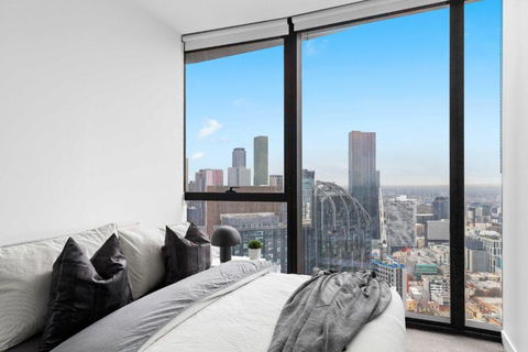 A Cozy 2BR Apt At Sapphire By The Gardens - Accommodation Broadbeach 1
