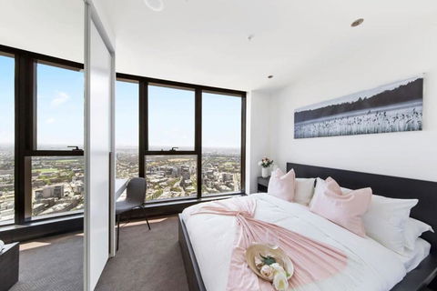 A Cozy 3BR Apt With Panoramic Views FREE Parking - Accommodation Broadbeach 0