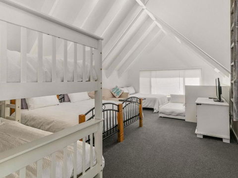 A La Plage - Accommodation Broadbeach 1