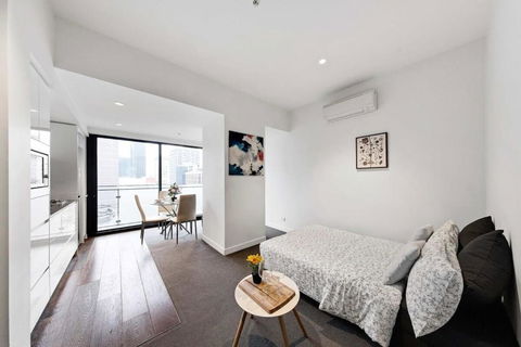 A Stylish Apt For 4 Near Queen Victoria Market - Accommodation Broadbeach 2