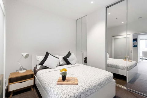 A Stylish Apt For 4 Near Queen Victoria Market - Accommodation Broadbeach 0