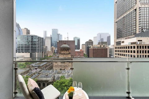 A Stylish Apt For 4 Near Queen Victoria Market - Accommodation Broadbeach 4