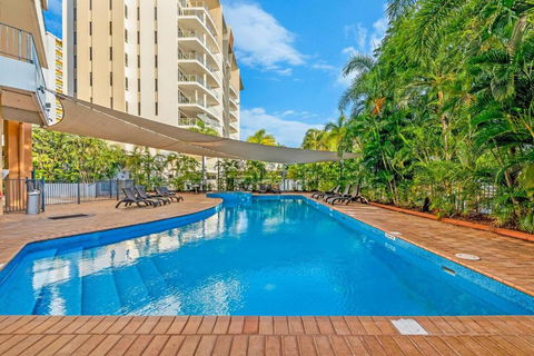 A Waterview Oasis On The Esplanade With Pool - Accommodation Broadbeach 0