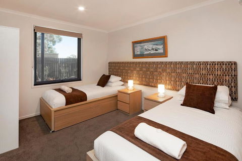 Aalen Lakeview Suite - Accommodation Broadbeach 0
