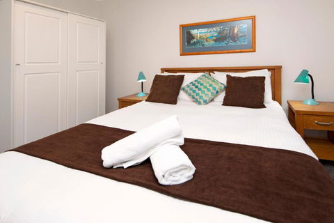 Aalen Lakeview Suite - Accommodation Broadbeach 4