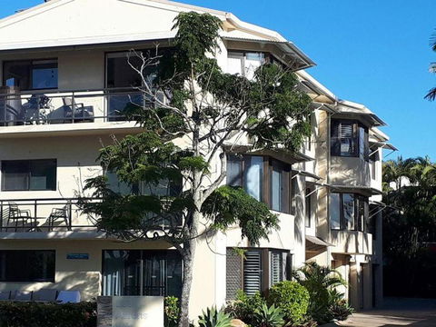 Aarons Luxury Retreat - Accommodation Broadbeach 1