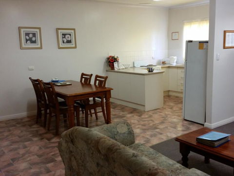 About Town Cottages - Accommodation Broadbeach 0