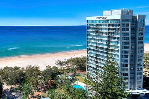 Absolute Beachfront Central Surfers Paradise - Accommodation Broadbeach 0
