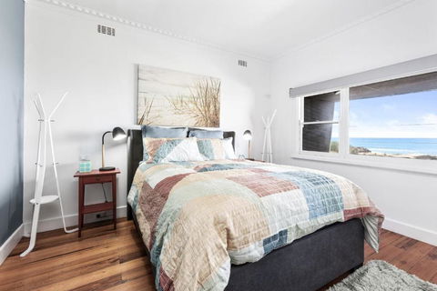 Absolute Beachfront Views Apollo Bay - Accommodation Broadbeach 3