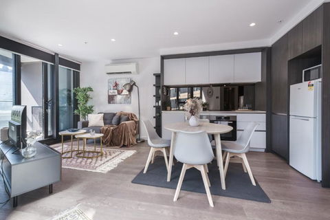 Absolute Luxury 1br Apt Mq Poolgym - Accommodation Broadbeach 0