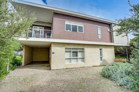 Absolute Luxury Beachfront - Middleton - BYO Linen - Accommodation Broadbeach 1