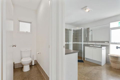 Absolute Luxury Beachfront - Middleton - BYO Linen - Accommodation Broadbeach 3