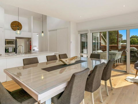 Absolutely Beach - Accommodation Broadbeach 2