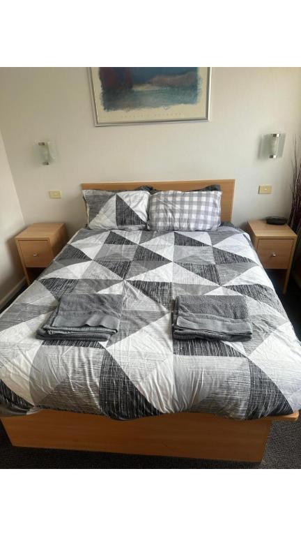 Acland Street Studio Apartment FREE PARKING - Accommodation Broadbeach 0