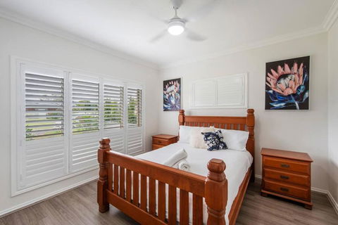 Admiralty Shores - LJHooker Yamba - Accommodation Broadbeach 0