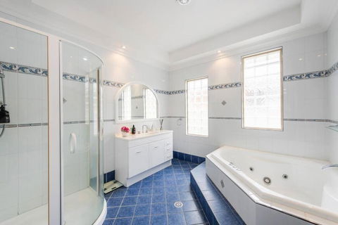 Admiralty Shores - LJHooker Yamba - Accommodation Broadbeach 2