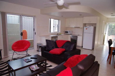 Adrift, 5B Scott Street - Accommodation Broadbeach 1