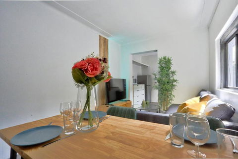 Affordable 2 Bedroom House Surry Hills 2 E-Bikes Included - Accommodation Broadbeach 3