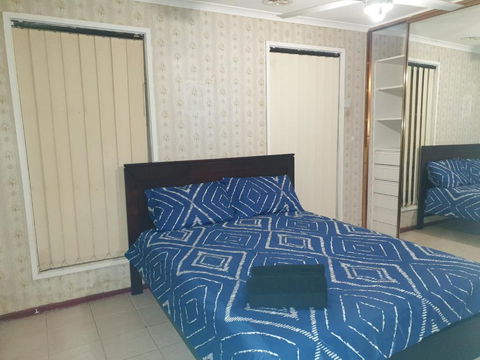 Affordable And Easy Access To Everything - Accommodation Broadbeach 2