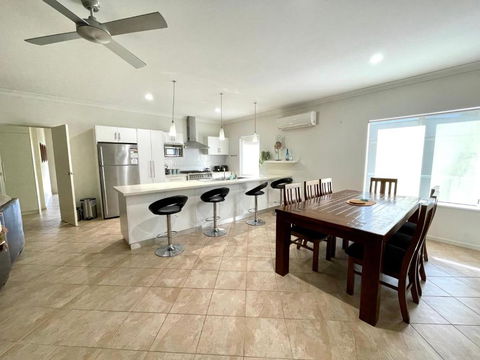 Africaine Voyage - Accommodation Broadbeach 3