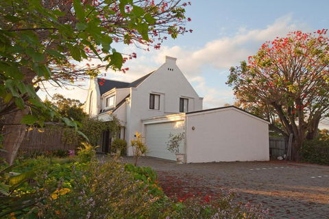 Aarn House B&B Airport Accommodation - Accommodation Broadbeach 3