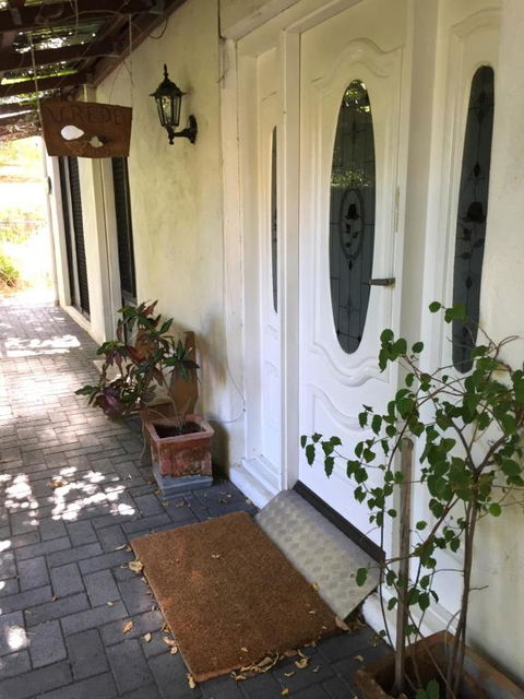 Aarn House B&B Airport Accommodation - Accommodation Broadbeach 0