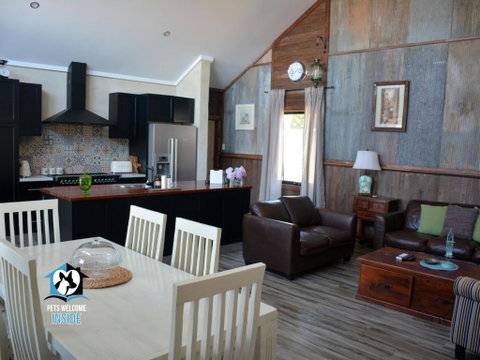 A Beautiful New Property, Walking Distance To The Beach In Esperance WA! - Accommodation Broadbeach 2