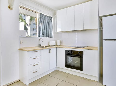 Affordable Accommodation In The Heart Of Surfers Paradise - Accommodation Broadbeach 4