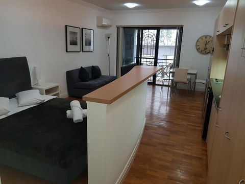 Accommodation Sydney Potts Point Pet Friendly Studio Apartment With Balcony - Accommodation Broadbeach 0