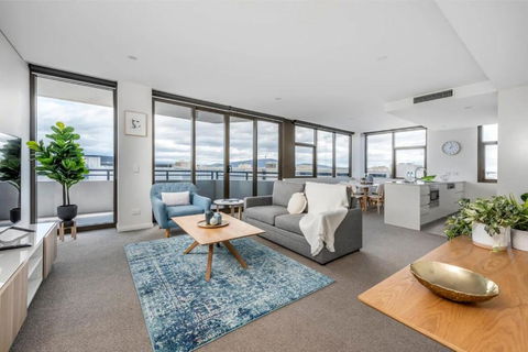 Amazing View In Large Apartment Barton ACT - Accommodation Broadbeach 1