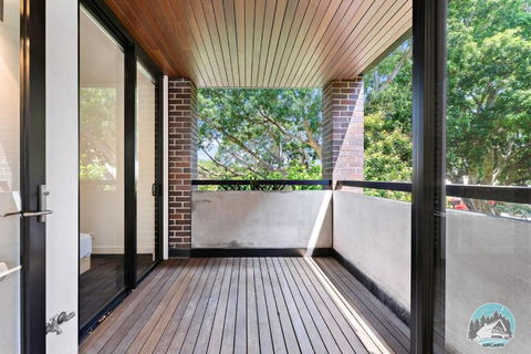 Aircabin - Five Dock - Stylish 2-Bed Apt Near Bay - Accommodation Broadbeach 3