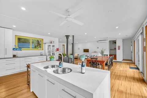 Aireys Bush Retreat - Accommodation Broadbeach 2