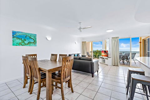 Airlie Ocean Paradise - Accommodation Broadbeach 0