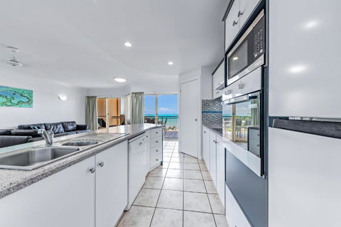 Airlie Ocean Paradise - Accommodation Broadbeach 4