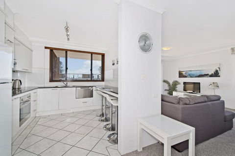 Akuna 18 6 Joffre Street - Accommodation Broadbeach 2