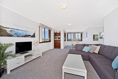 Akuna 18 6 Joffre Street - Accommodation Broadbeach 3