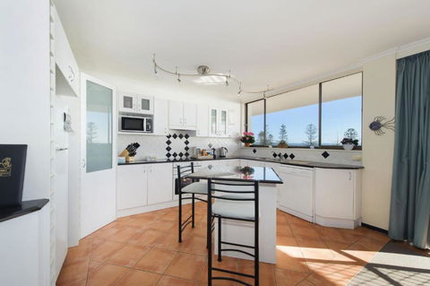 Akuna 23 6 Joffre Street - Accommodation Broadbeach 2