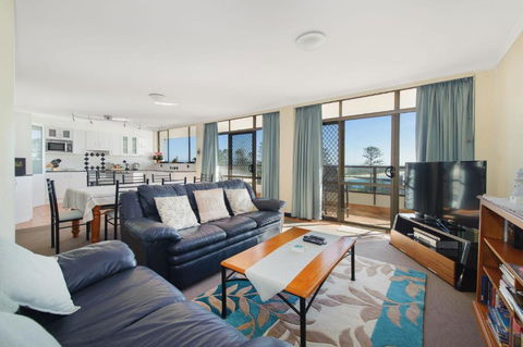 Akuna 23 6 Joffre Street - Accommodation Broadbeach 1