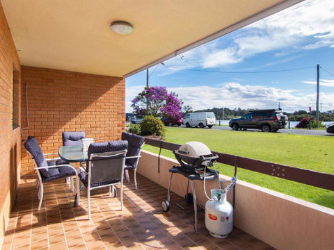Akuna 3 Ground Floor Opposite Wallis Lake - Accommodation Broadbeach 2