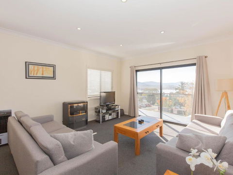 Alaska 1 8 Poley Cow Lane - Accommodation Broadbeach 0