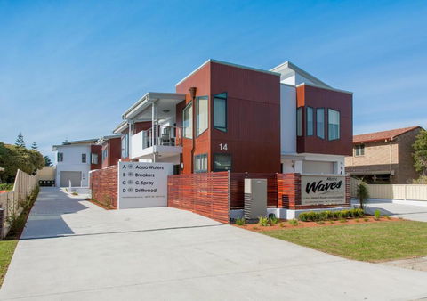 Albany Waves - Accommodation Broadbeach 1